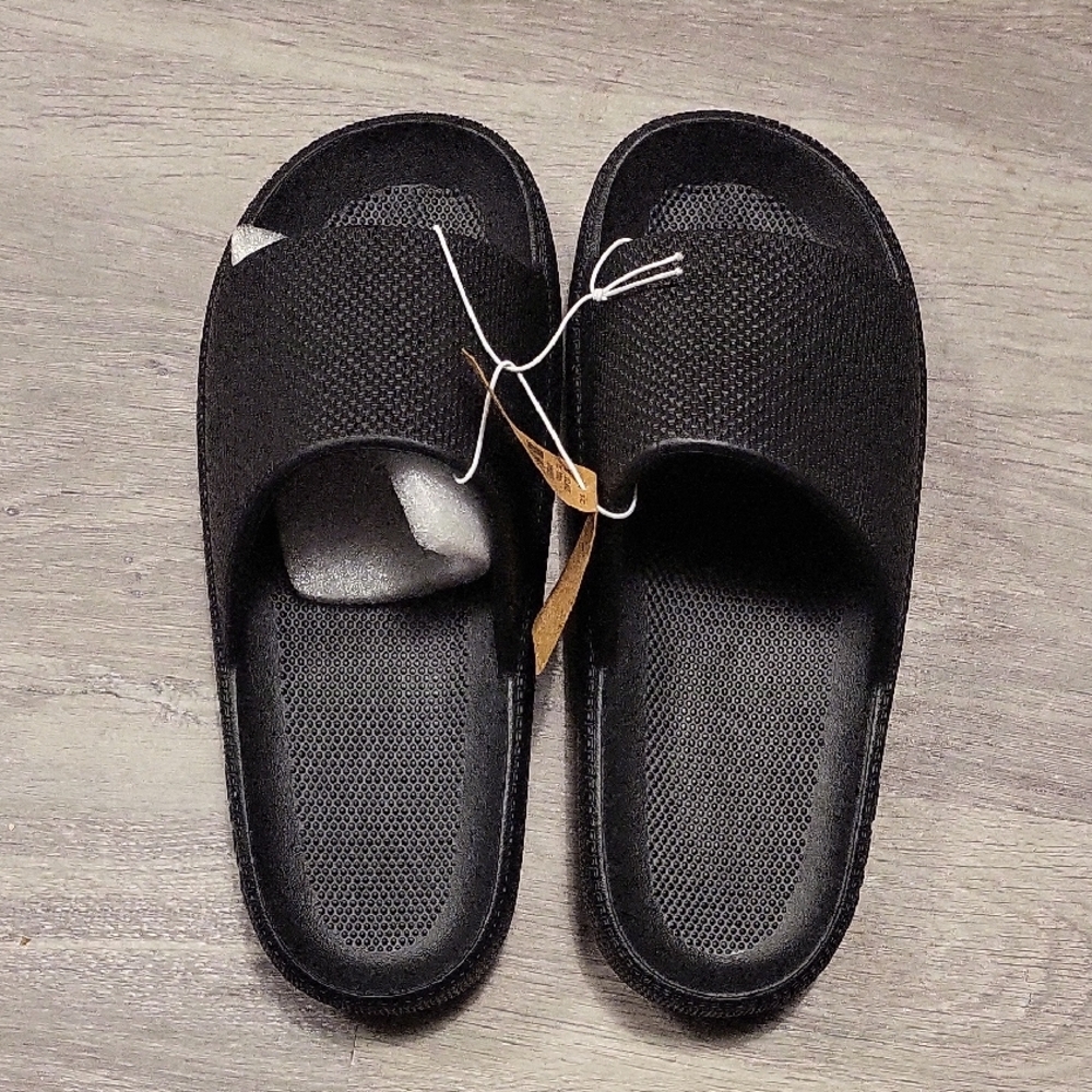 PINK - Victoria Secret Black Slide Sandals Size S( 6-7) Black. NWT